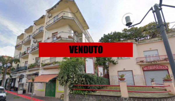 Appartamento in vendita a Sant'Anastasia, Centrale, 177 mq