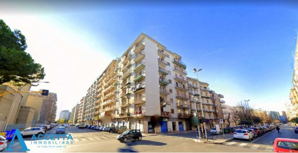 Appartamento in vendita a Taranto, Rione Italia, Montegranaro, 75 mq