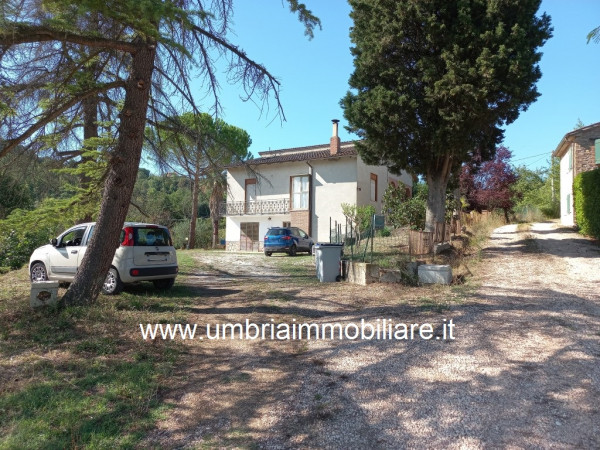 Casa indipendente in vendita a Todi, Cacciano, Con giardino, 342 mq - Foto 3