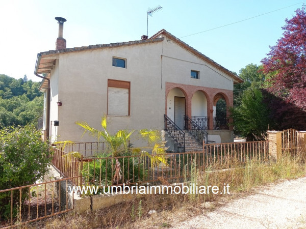 Casa indipendente in vendita a Todi, Cacciano, Con giardino, 342 mq - Foto 2