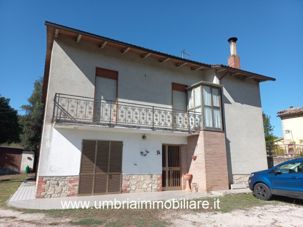 Casa indipendente in vendita a Todi, Cacciano, Con giardino, 342 mq - Foto 1