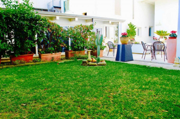 Casa indipendente in vendita a Lecce, Piazzale Dell'aeronautica, Arredato, con giardino, 800 mq - Foto 15