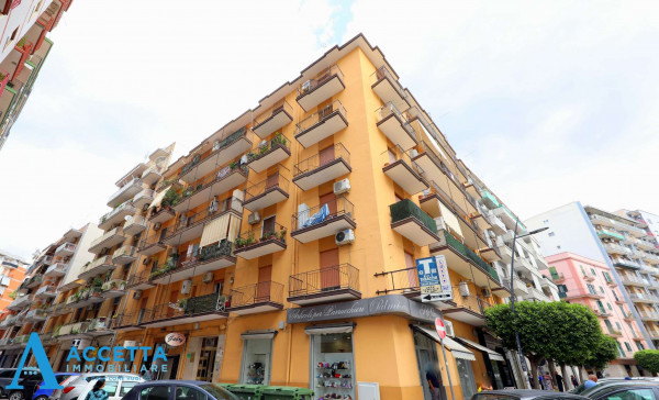 Appartamento in vendita a Taranto, Rione Italia, Montegranaro, 72 mq