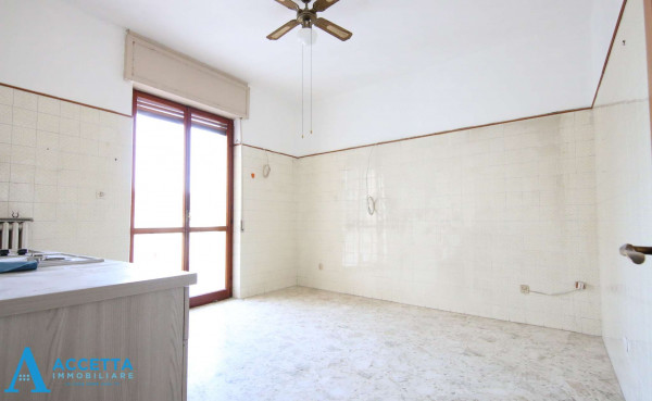 Appartamento in vendita a Taranto, Rione Italia - Montegranaro, 130 mq - Foto 15