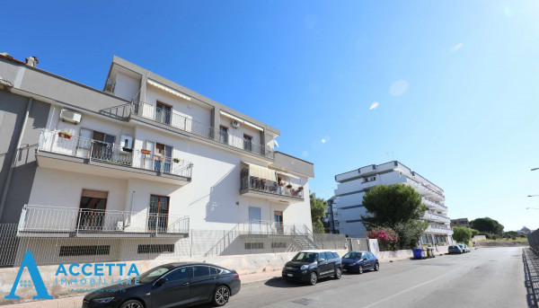 Appartamento in vendita a Taranto, Rione Laghi, Con giardino, 142 mq - Foto 3