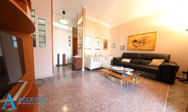 Appartamento in vendita a Taranto, Rione Italia - Montegranaro, 79 mq
