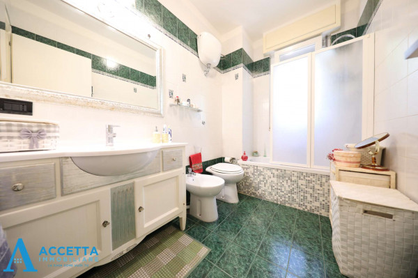 Appartamento in vendita a Taranto, Rione Laghi - Taranto 2, Con giardino, 78 mq - Foto 10