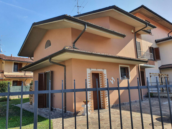 Villa in vendita a Borghetto Lodigiano, Residenziale, Con giardino, 185 mq