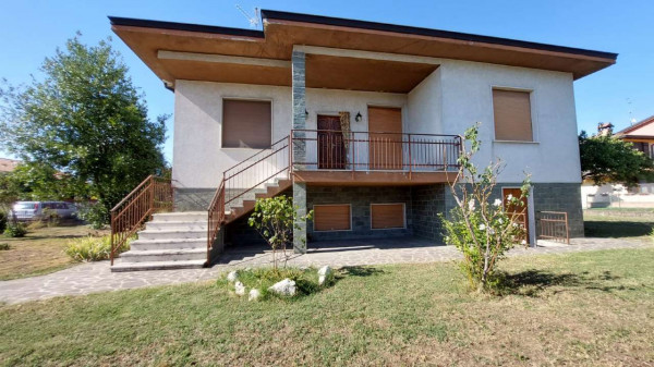 Villa in vendita a Monte Cremasco, Residenziale, Con giardino, 246 mq