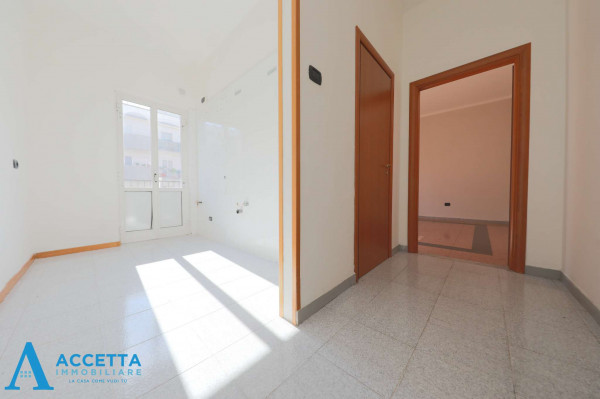 Appartamento in vendita a Taranto, Rione Italia - Montegranaro, 66 mq - Foto 7