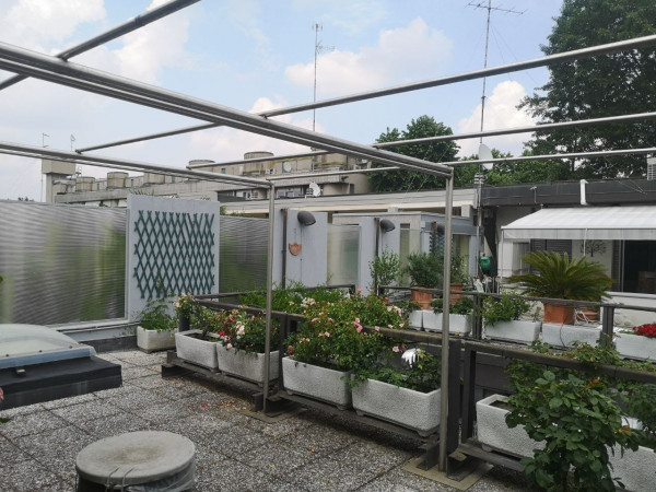 Villa in vendita a Milano, Gallaratese, Qt8, Trenno, Con giardino, 700 mq - Foto 1