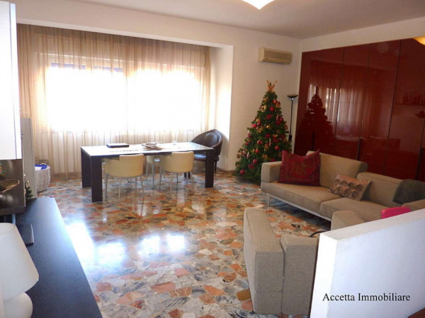 Appartamento in affitto a Taranto, Borgo - Rione Italia, Montegranaro, 107 mq - Foto 1