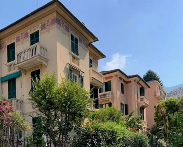 Appartamento in vendita a Rapallo, Centro, 90 mq