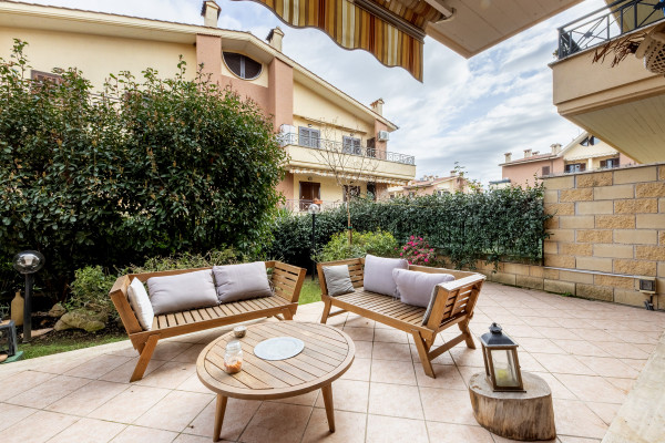 Appartamento in vendita a Roma, Laghetto, Con giardino, 50 mq