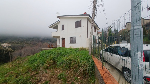 Casa indipendente in vendita a Pisciotta, Pietralata, Con giardino, 220 mq - Foto 1