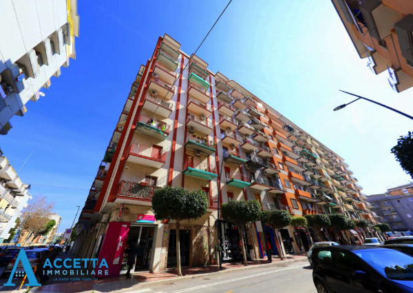Appartamento in vendita a Taranto, Rione Italia - Montegranaro, 89 mq - Foto 1