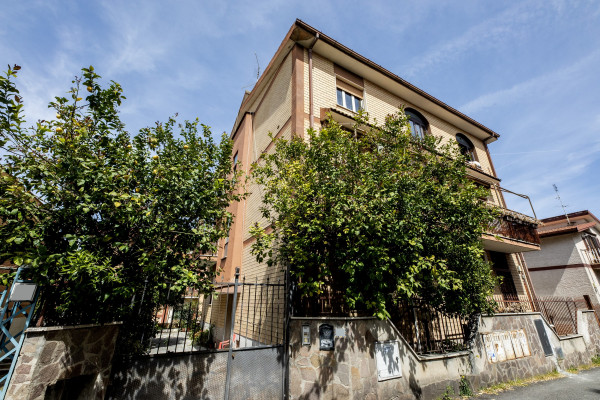 Appartamento in vendita a Roma, Finocchio, 135 mq - Foto 1