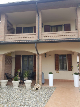 Villa in vendita a Bagnolo Cremasco, Residenziale, Con giardino, 233 mq