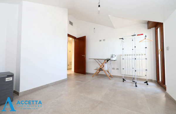 Appartamento in vendita a Taranto, Rione Laghi - Taranto 2, Con giardino, 113 mq - Foto 8