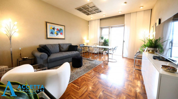 Appartamento in vendita a Taranto, Rione Italia - Montegranaro, 105 mq - Foto 1