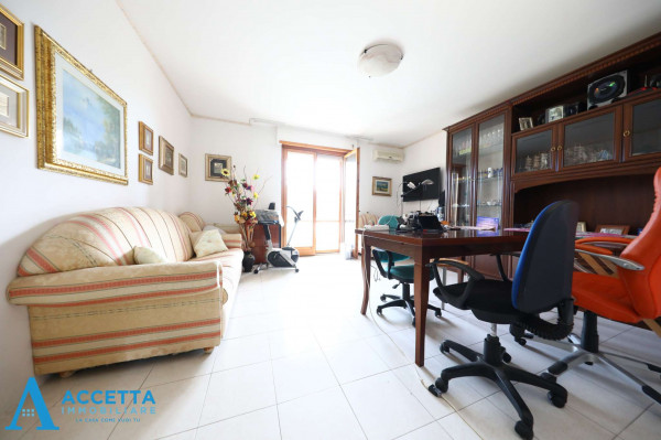 Appartamento in vendita a Taranto, Rione Laghi - Taranto 2, Con giardino, 93 mq - Foto 14