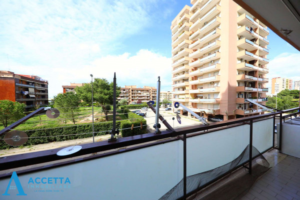 Appartamento in vendita a Taranto, Rione Laghi - Taranto 2, Con giardino, 93 mq - Foto 5