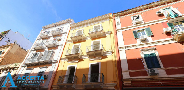 Appartamento in vendita a Taranto, Borgo, 55 mq