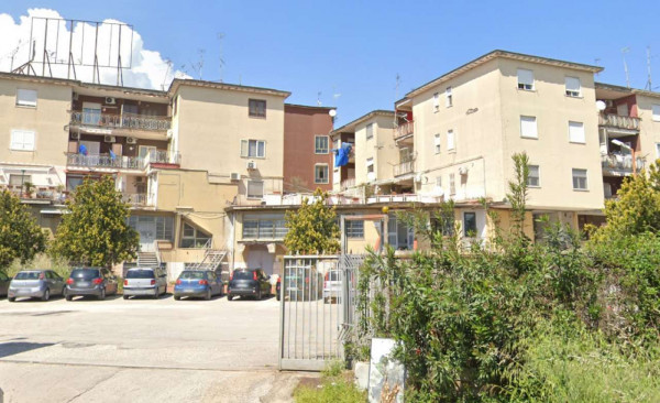 Appartamento in vendita a Casoria, 130 mq