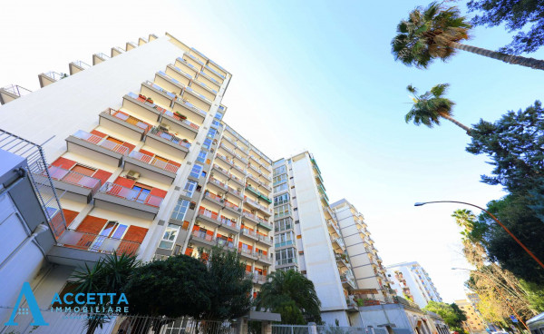 Appartamento in vendita a Taranto, Rione Italia - Montegranaro, Con giardino, 94 mq