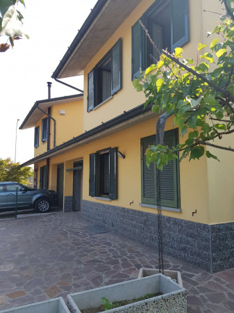 Villa in vendita a Bagnolo Cremasco, Residenziale, Con giardino, 208 mq