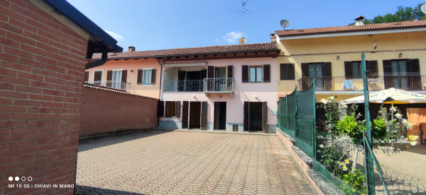 Casa indipendente in vendita a Castagnole Monferrato, Valenzani, Con giardino, 190 mq