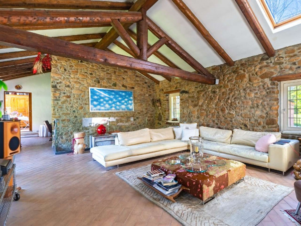 Casa indipendente in vendita a Val della Torre, Con giardino, 360 mq